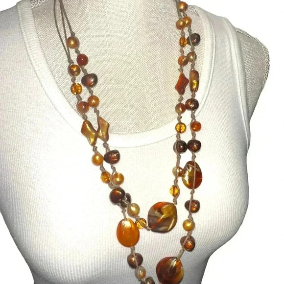 Gorgeous Glass Bead Earrings and Necklace set - Picture 7 of 8